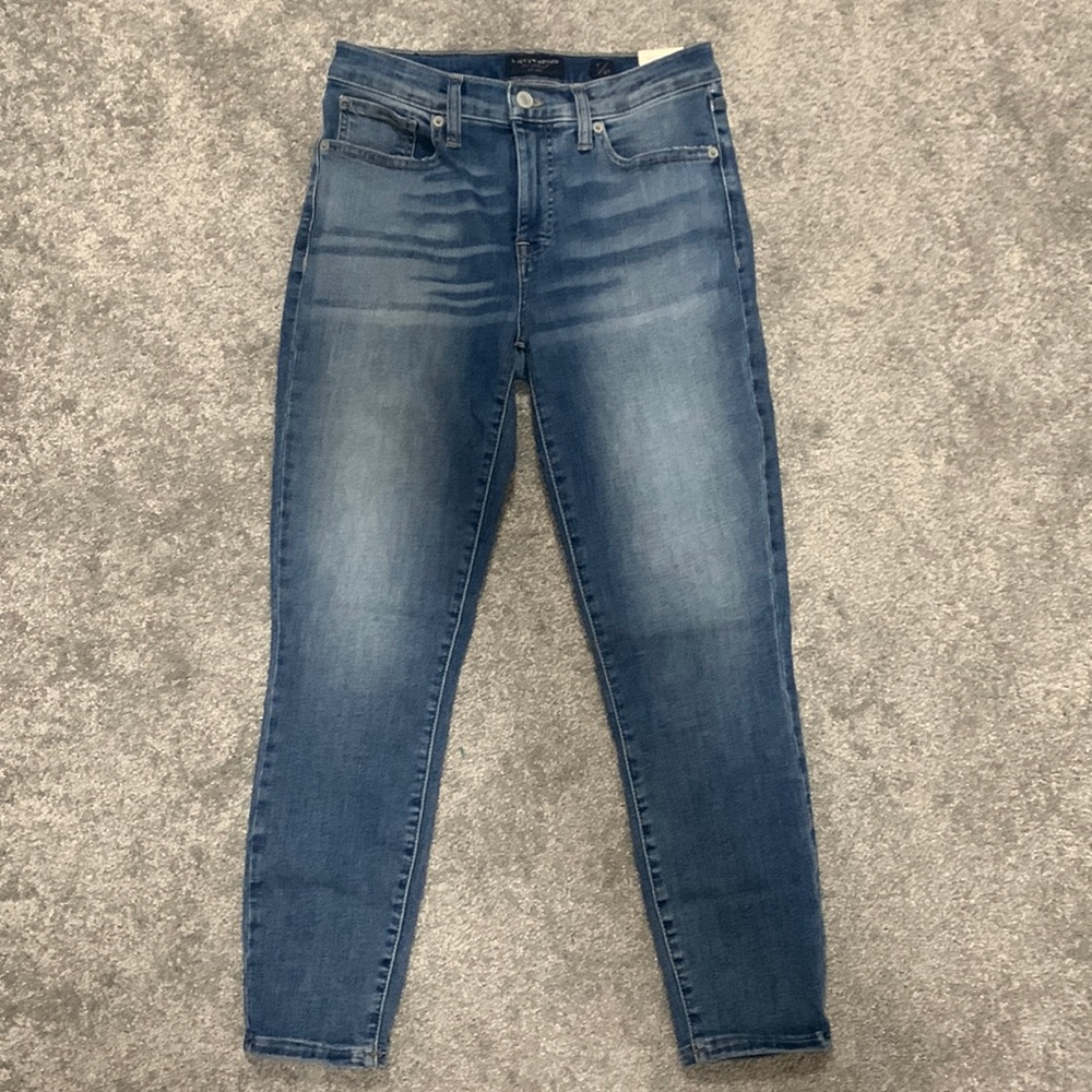 NWT Lucky Brand cropped size 4 jeans, $60